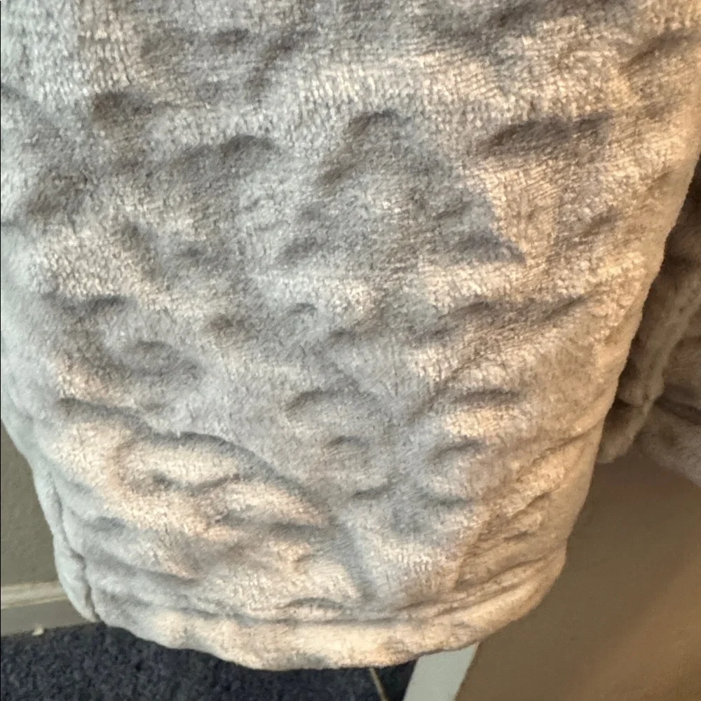 Charter Club Robe. - Picture 7 of 13